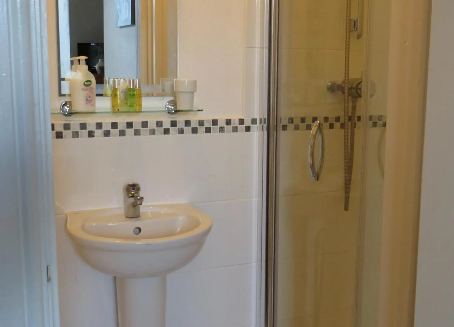 Avondale Guest House York