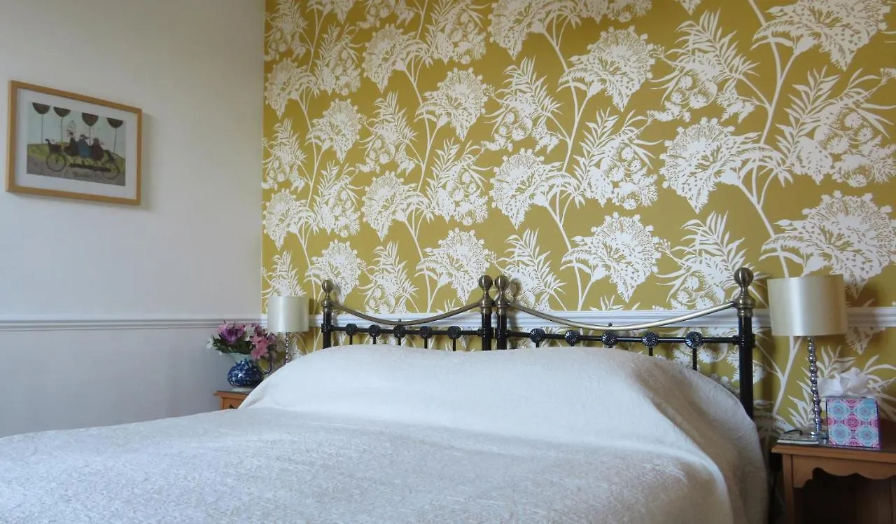 Avondale Guest House York 3*,